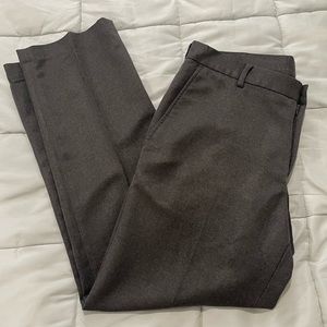 Van Heusen Traveler Mens Dress Pants Trouser Dark Gray Work Professional Bottoms